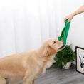 Bild in die Galerie laden, Quiekie-Erbse – die grüne Schnüffel-Schote für kluge Hunde! 
