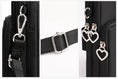 Bild in die Galerie laden, Damen Gassi-Tasche Nylon Wasserdicht – Stylische Umhängetasche mit Kotbeutelspender, Leckerli-Fach & viel Stauraum für Spaziergänge mit Hund 
