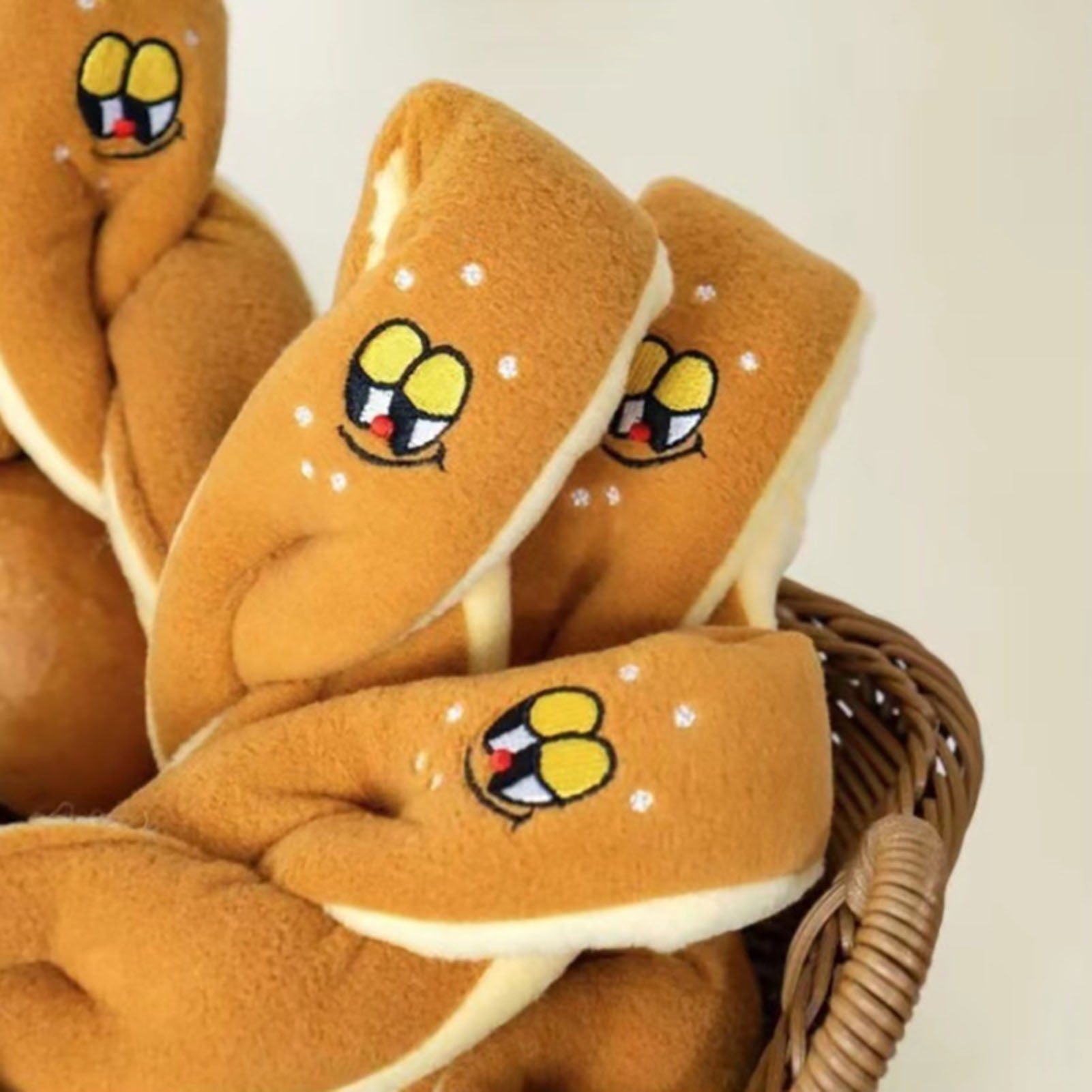 Brotzeit für die Schnauze – das plüschige Frühstück zum Schnüffeln!