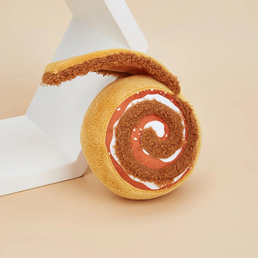 Cinnamon Roll – das süße Plüschspielzeug zum Quietschen & Kuscheln!