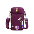 Bild in die Galerie laden, Damen Gassi-Tasche Nylon Wasserdicht – Stylische Umhängetasche mit Kotbeutelspender, Leckerli-Fach & viel Stauraum für Spaziergänge mit Hund 
