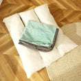 Bild in die Galerie laden, Luxuriöses Cord-Hundebett „Luvor“ – Stil & Komfort für deinen Vierbeiner 
