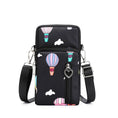 Bild in die Galerie laden, Damen Gassi-Tasche Nylon Wasserdicht – Stylische Umhängetasche mit Kotbeutelspender, Leckerli-Fach & viel Stauraum für Spaziergänge mit Hund 
